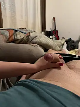 Snapshot of jessieandjames29 chatting on 03.16.25 jessieandjames29 online show from 03.16.25