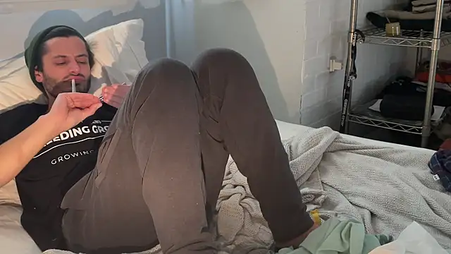 Snapshot of Dylansd chatting on 12.28.24 Dylansd online show from 12.28.24