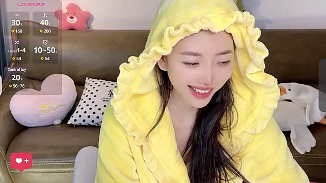 Snapshot of Yilin1999 chatting on 03.06.25 Yilin1999 online show from 03.06.25