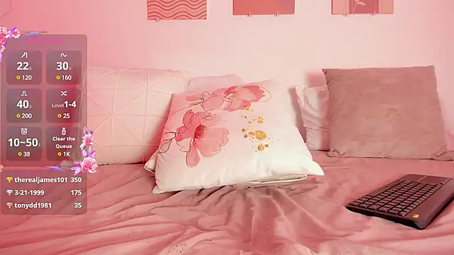 Snapshot of Mia_Heartt chatting on 12.06.24 Mia Heartt online show from 12.06.24