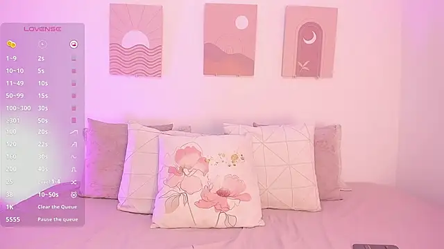 Snapshot of Mia_Heartt chatting on 02.17.25 Mia Heartt online show from 02.17.25