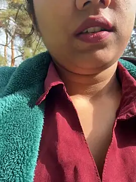 Snapshot of ScarletAss chatting on 09.18.25 ScarletAss online show from 09.18.25