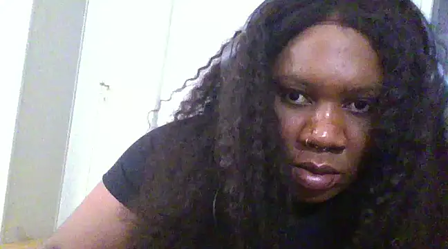 Snapshot of bonbonaumiel chatting on 12.04.24 bonbonaumiel online show from 12.04.24