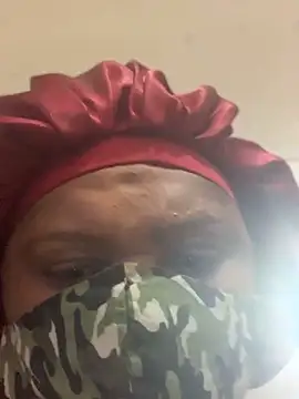 Snapshot of bonbonaumiel chatting on 01.02.25 bonbonaumiel online show from 01.02.25