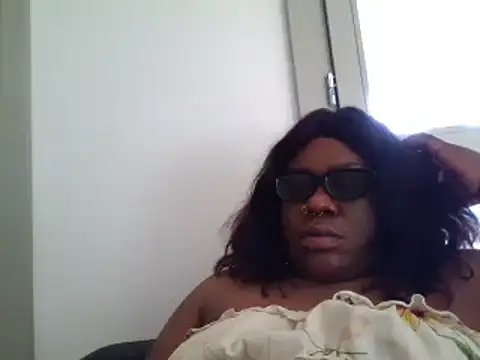 Snapshot of bonbonaumiel chatting on 01.03.25 bonbonaumiel online show from 01.03.25