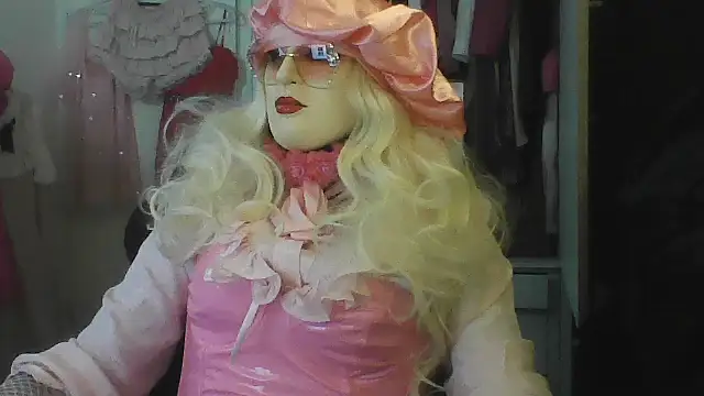Snapshot of Sissy-Beate chatting on 10.26.25 Sissy-Beate online show from 10.26.25
