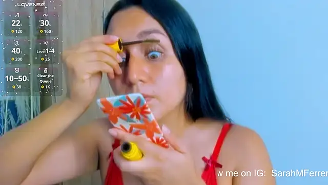 Snapshot of AmaiaFerrer chatting on 10.29.25 AmaiaFerrer online show from 10.29.25