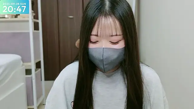 Snapshot of -SHIZUKU- chatting on 09.28.25 -SHIZUKU- online show from 09.28.25