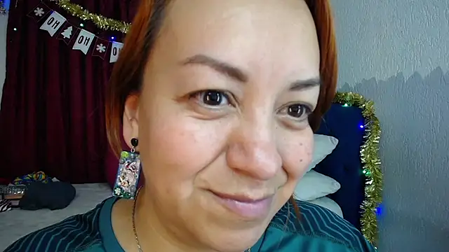 Snapshot of Delilah_Belmont chatting on 01.05.25 Delilah Belmont online show from 01.05.25