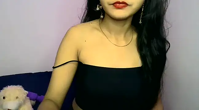 Snapshot of SUZY_FROMUS chatting on 12.05.24 SUZY FROMUS online show from 12.05.24