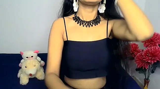 Snapshot of SUZY_FROMUS chatting on 12.08.24 SUZY FROMUS online show from 12.08.24