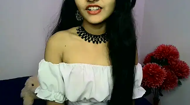 Snapshot of SUZY_FROMUS chatting on 12.09.24 SUZY FROMUS online show from 12.09.24