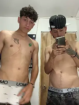 Snapshot of LatinBoysxxx chatting on 01.21.25 LatinBoysxxx online show from 01.21.25