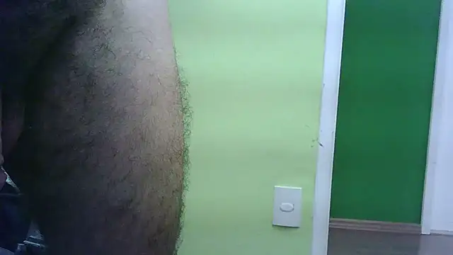 Snapshot of loganwolverine02 chatting on 02.11.25 loganwolverine02 online show from 02.11.25