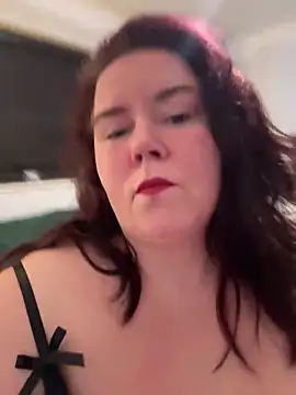 Snapshot of Viola_SassyX chatting on 01.22.25 Viola SassyX online show from 01.22.25