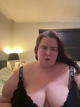 Snapshot of Viola_SassyX chatting on 03.11.25 Viola SassyX online show from 03.11.25