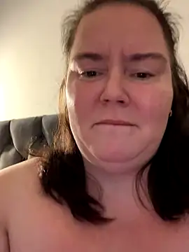 Snapshot of Viola_SassyX chatting on 11.04.25 Viola SassyX online show from 11.04.25