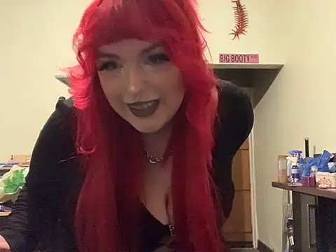 Snapshot of puffpixiee chatting on 12.20.24 puffpixiee online show from 12.20.24