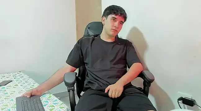 Snapshot of leo030809 chatting on 12.05.24 leo030809 online show from 12.05.24