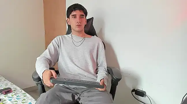 Snapshot of leo030809 chatting on 03.14.25 leo030809 online show from 03.14.25