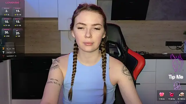 Snapshot of Vetalife chatting on 11.16.25 Vetalife online show from 11.16.25