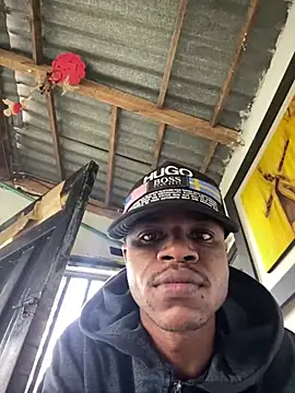 Snapshot of ElNegroRony chatting on 12.28.24 ElNegroRony online show from 12.28.24