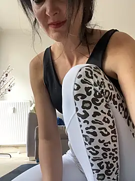 Snapshot of -OLYA- chatting on 03.12.25 -OLYA- online show from 03.12.25