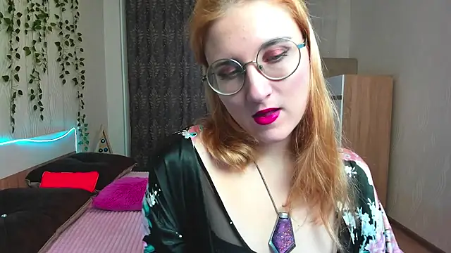Miss Elsa  online show from 12.18.24