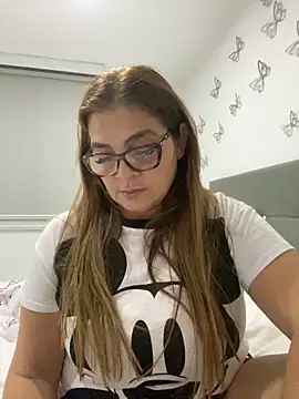 Snapshot of AntonellaAlondra4 chatting on 12.25.24 AntonellaAlondra4 online show from 12.25.24