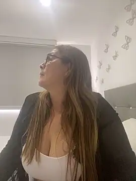 Snapshot of AntonellaAlondra4 chatting on 12.26.24 AntonellaAlondra4 online show from 12.26.24