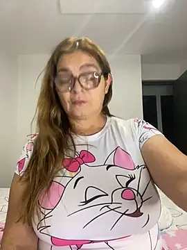 Snapshot of AntonellaAlondra4 chatting on 01.04.25 AntonellaAlondra4 online show from 01.04.25
