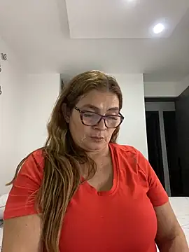 Snapshot of AntonellaAlondra4 chatting on 01.10.25 AntonellaAlondra4 online show from 01.10.25