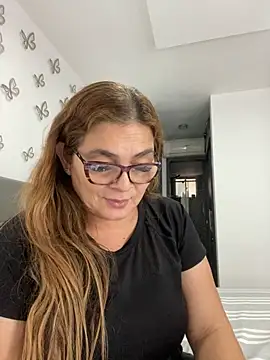 Snapshot of AntonellaAlondra4 chatting on 01.30.25 AntonellaAlondra4 online show from 01.30.25
