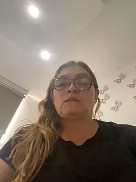 Snapshot of AntonellaAlondra4 chatting on 02.11.25 AntonellaAlondra4 online show from 02.11.25
