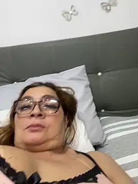 Snapshot of AntonellaAlondra4 chatting on 02.13.25 AntonellaAlondra4 online show from 02.13.25