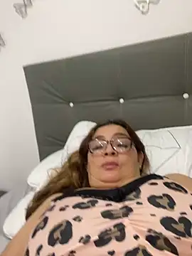 Snapshot of AntonellaAlondra4 chatting on 02.25.25 AntonellaAlondra4 online show from 02.25.25