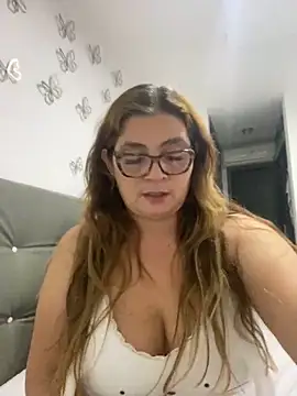 Snapshot of AntonellaAlondra4 chatting on 03.01.25 AntonellaAlondra4 online show from 03.01.25