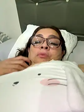 Snapshot of AntonellaAlondra4 chatting on 09.13.25 AntonellaAlondra4 online show from 09.13.25