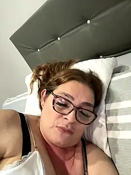 Snapshot of AntonellaAlondra4 chatting on 09.14.25 AntonellaAlondra4 online show from 09.14.25