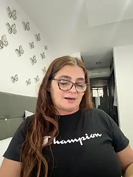 Snapshot of AntonellaAlondra4 chatting on 09.28.25 AntonellaAlondra4 online show from 09.28.25
