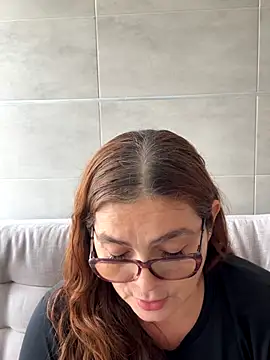 Snapshot of AntonellaAlondra4 chatting on 10.14.25 AntonellaAlondra4 online show from 10.14.25