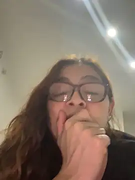Snapshot of AntonellaAlondra4 chatting on 10.19.25 AntonellaAlondra4 online show from 10.19.25