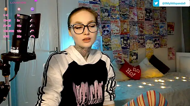 Snapshot of Milky_way_UwU chatting on 01.12.25 Milky way UwU online show from 01.12.25