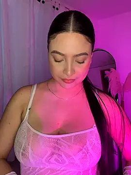 Snapshot of NathRossi chatting on 09.19.25 NathRossi online show from 09.19.25