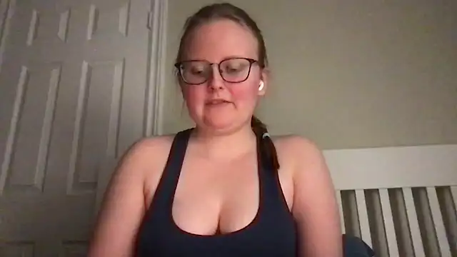 Snapshot of lexie_lilacs chatting on 01.22.25 lexie lilacs online show from 01.22.25