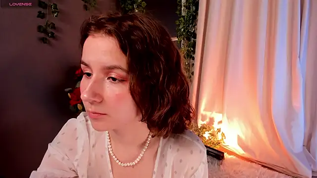 Snapshot of mind_game chatting on 02.13.25 mind game online show from 02.13.25