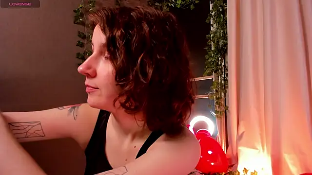 Snapshot of mind_game chatting on 02.14.25 mind game online show from 02.14.25