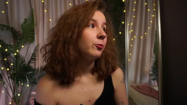 Snapshot of mind_game chatting on 10.12.25 mind game online show from 10.12.25