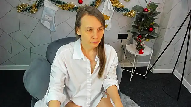 Lillian White online show from 01.10.25