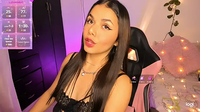 Snapshot of Kaoriyoshii chatting on 12.23.24 Kaoriyoshii online show from 12.23.24